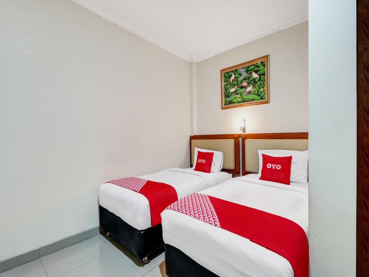 Oyo 90408 Hotel Horton Cirebon Exteriér fotografie