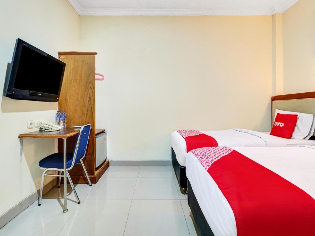 Oyo 90408 Hotel Horton Cirebon Exteriér fotografie